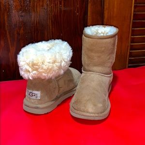 UGG BOOTS